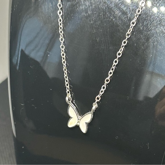Butterfly Necklace - Picture 1 of 1